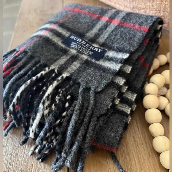BURBERRY 100% Cashmere Dark Gray Novacheck Scarf. Unisex. Excellent condition. - Picture 3 of 7